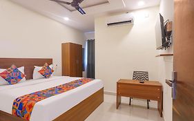 Fabhotel Air Live - Nr Begumpet Metro Station